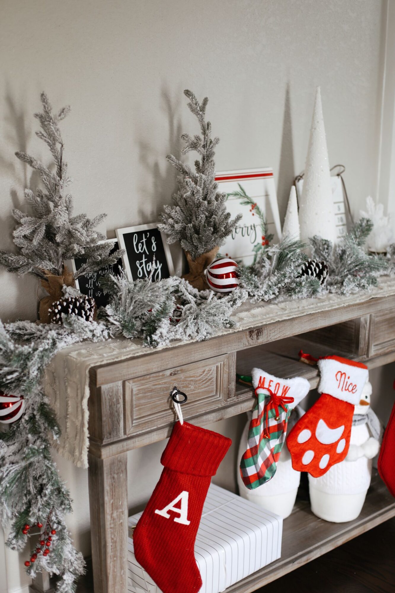 Affordable Christmas Decorations - Christmas Home Decor Ideas