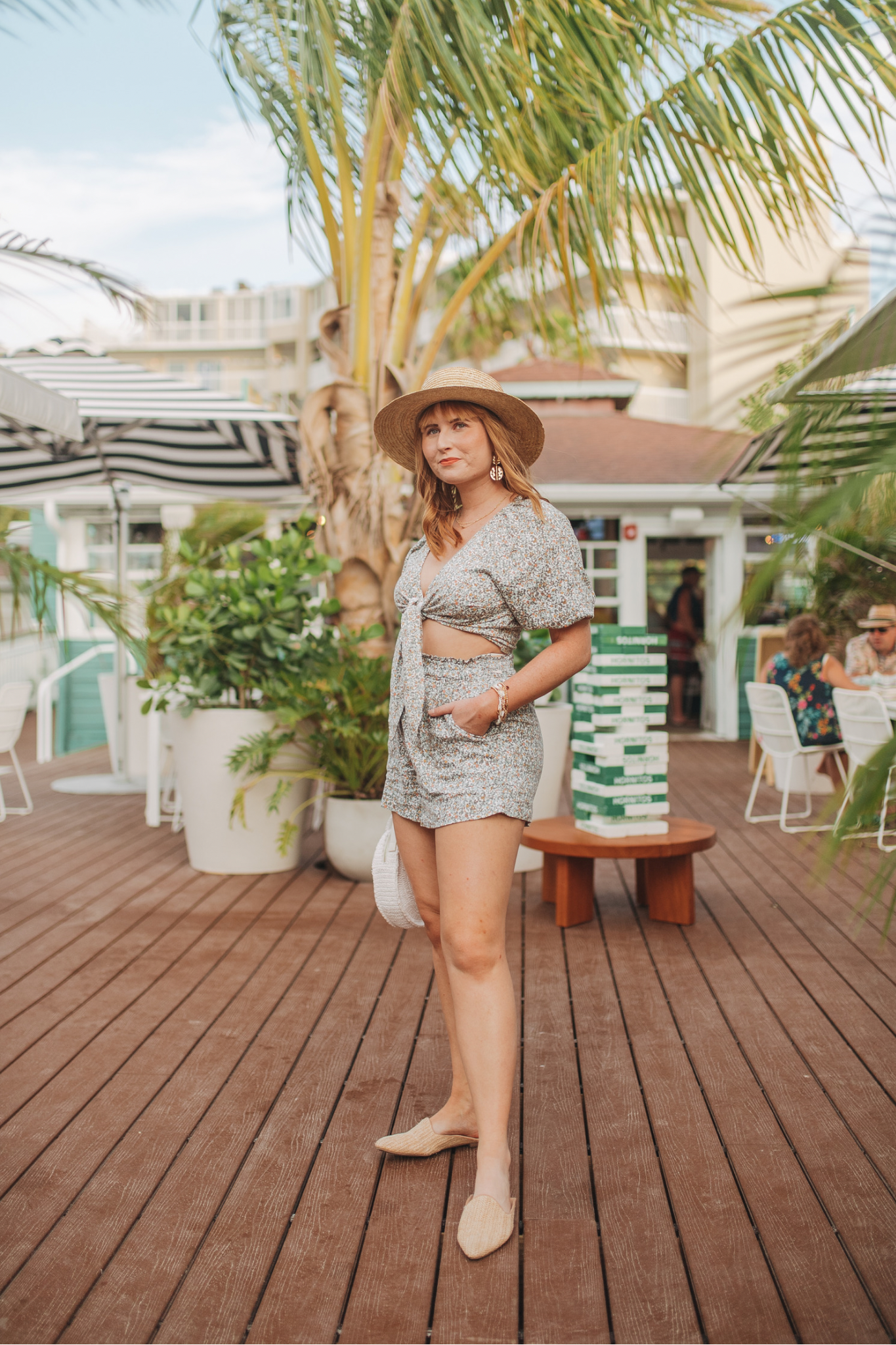 Linen Shorts Outfit Ideas for Summer | Affordable by Amanda wear Abercrombie & Fitch Cropped Tie-Front Linen Set Top with floral printed Linen-Blend Pull-On Shorts