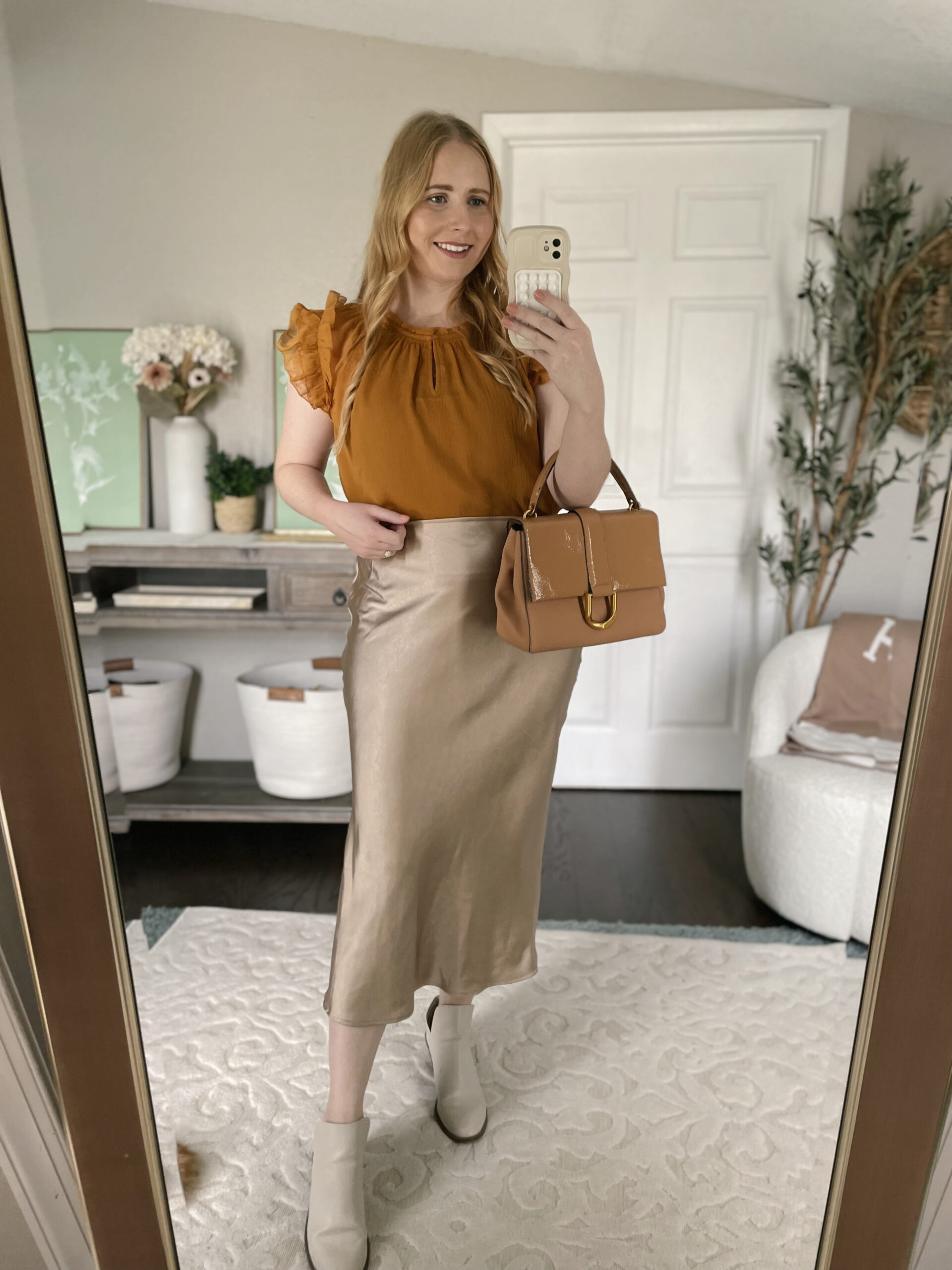 How to style a brown bag, Brown bag outfit ideas in 2023