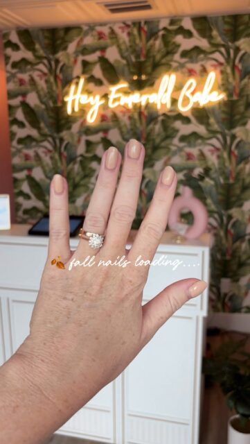 🍂fall nails 💅 absolutely loving this neutral brown cat eye look!! Ask for Maddie • @piscesnailsandskin at @emeraldwellnessspa for your next fall manicure ✨🍁

🏷️ cat eye nails, cat eye manicure, cateye manicure ideas, cateye manicure, cateye nail design, cat eye nail design, neutral fall nails, cat eye fall manicure #cateyemanicure #cateyenails💅 #emeraldwellnessspa #stpetespa #fallmanicureideas