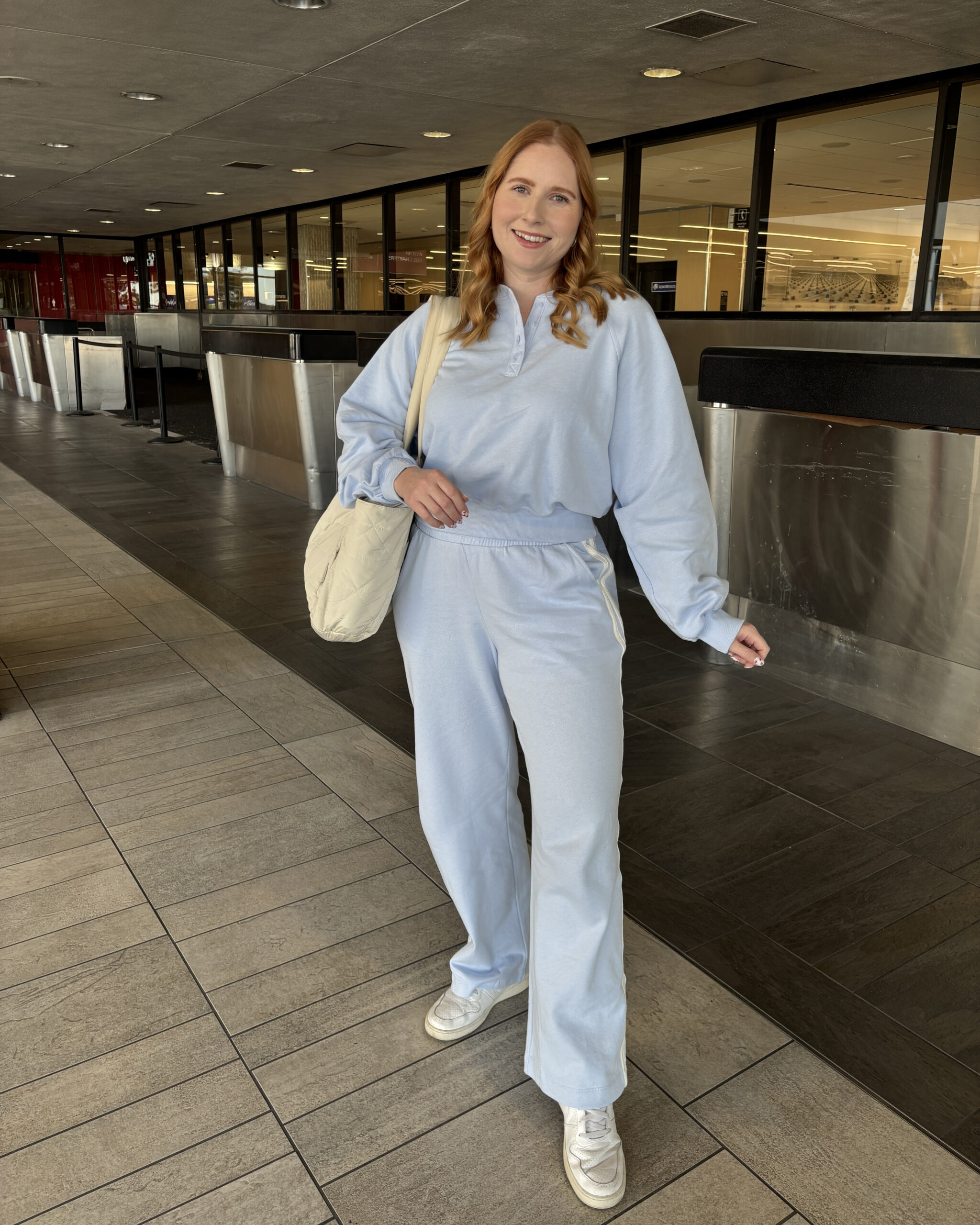 airport outfit idea from old navy, matching set, light blue aerie inspired look from old navy