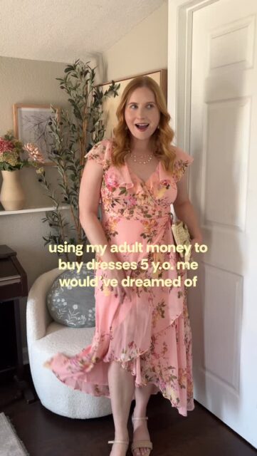Last week, hundreds of women followed me because I finally started showing the REAL process behind affordable fashion ⬇️

Not just the polished outfit photos.
The try-ons.
The misses.
The sizing struggles.
The “this looked better online” moments.

Because finding cute affordable outfits as a mid size woman can honestly feel exhausting sometimes.

But when you learn what cuts, fits, and styles actually work for your body — shopping gets so much easier.

So now I share:
• affordable Walmart, Target & Amazon finds
• honest try-ons and styling tips
• outfit ideas for mid size women
• trendy looks without the designer price tag

And clearly… we were all craving more realistic fashion content.